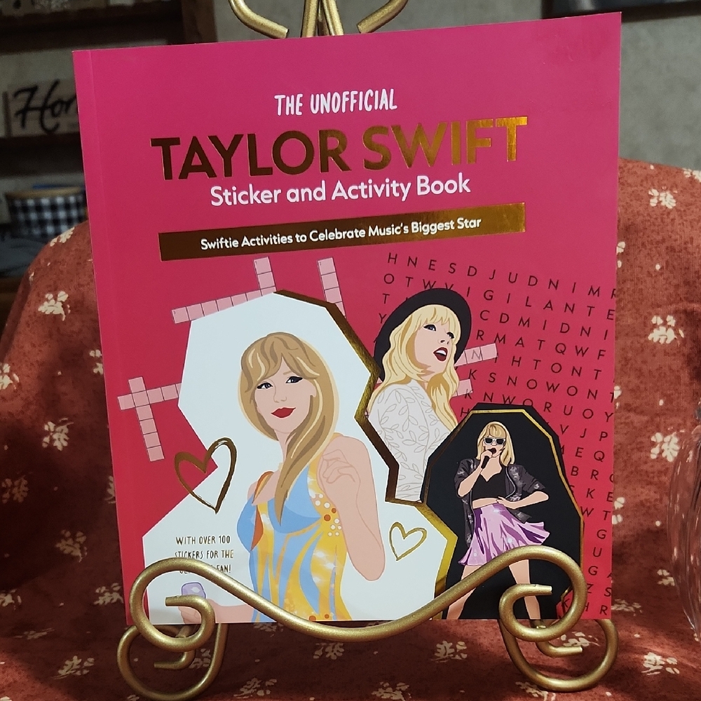 TAYLOR SWIFT sticker &activity book